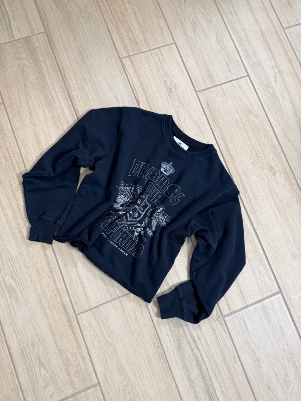 Hollister Dreamers Tour California Cropped Sweatshirt Small Black Graphic Crest